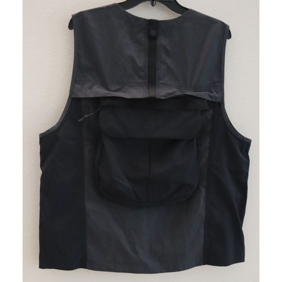 Nike DM5534 Men's Sz 2XL Gray/Black Sportswear Tech Pack Unlined Gilet Vest $160 - Picture 3 of 10